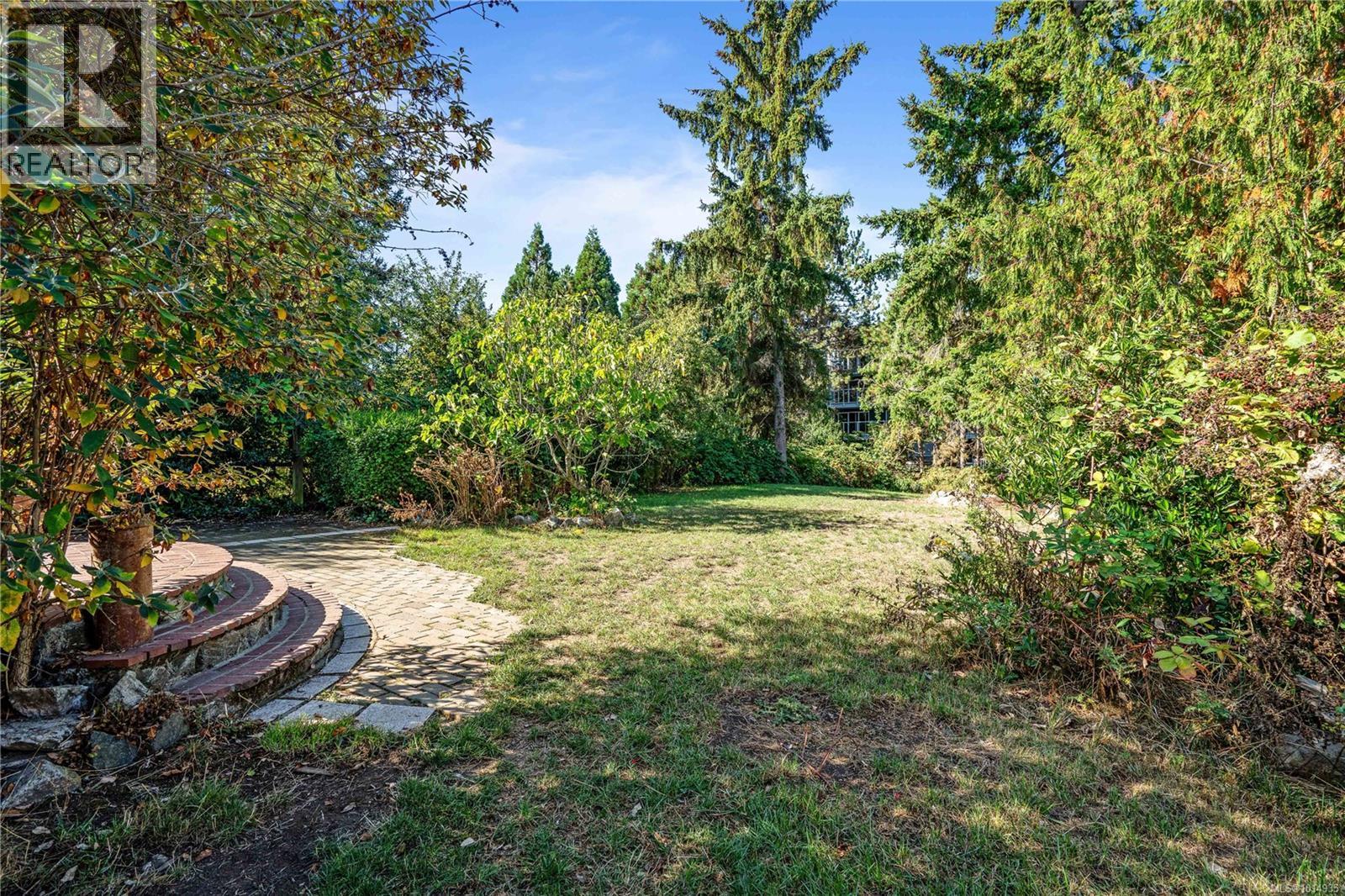 3276 Linwood Ave, Saanich