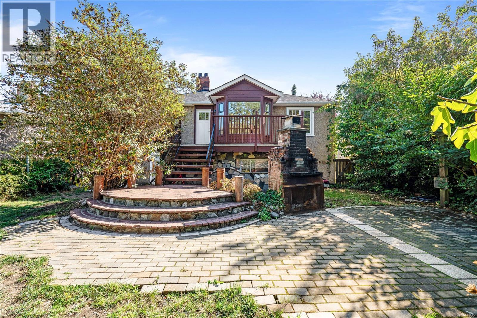 3276 Linwood Ave, Saanich