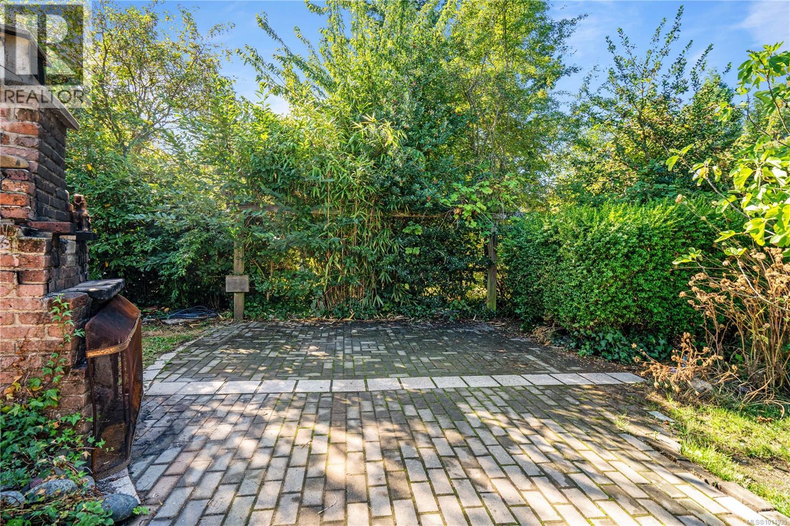 3276 Linwood Ave, Saanich
