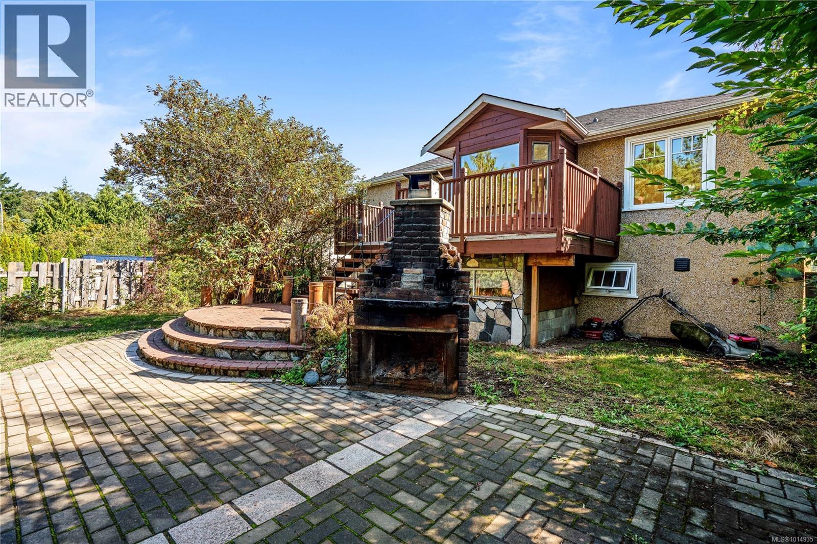 3276 Linwood Ave, Saanich