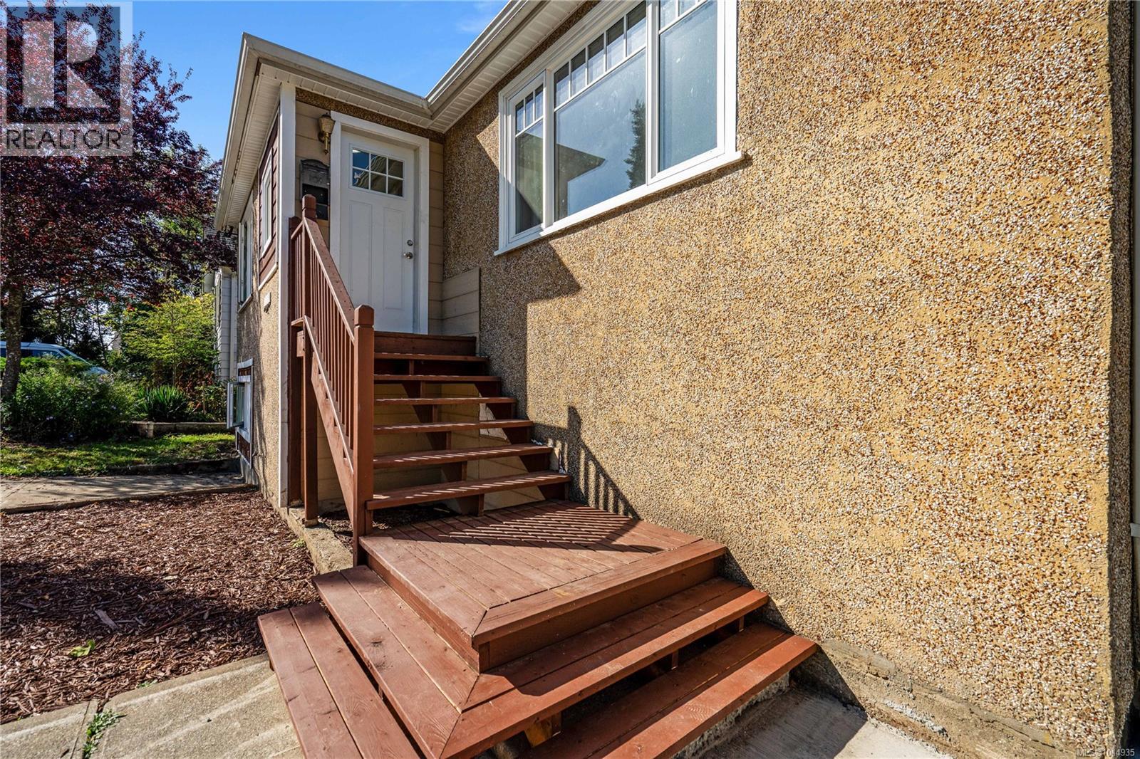 3276 Linwood Ave, Saanich