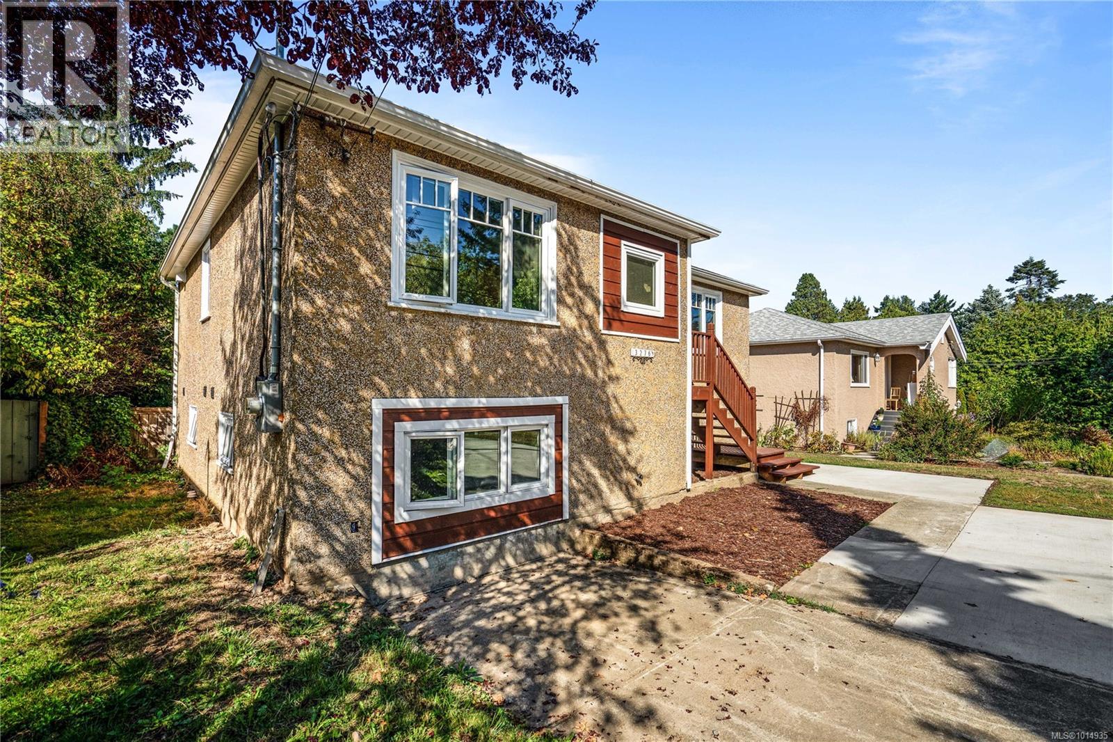 3276 Linwood Ave, Saanich