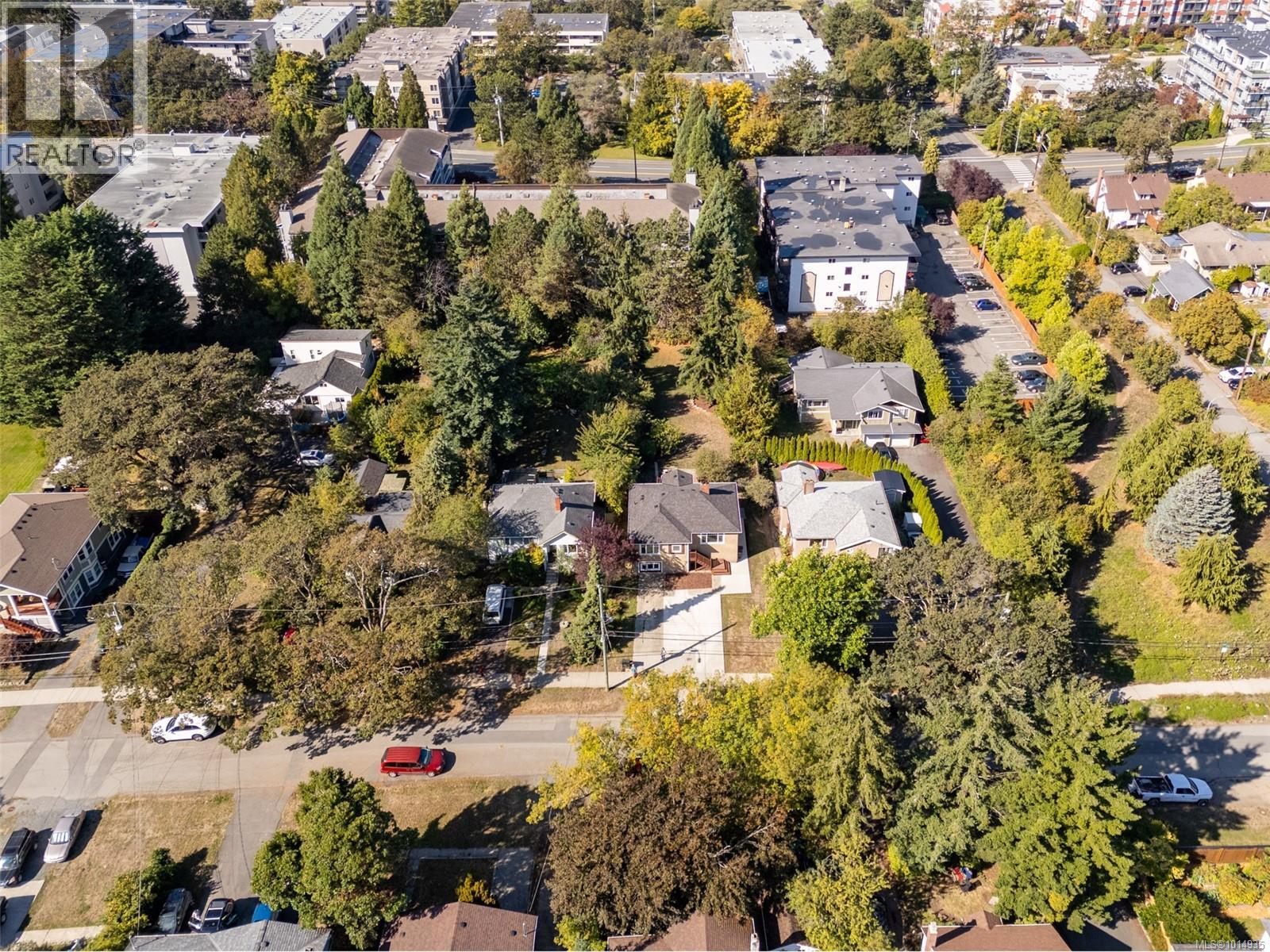 3276 Linwood Ave, Saanich