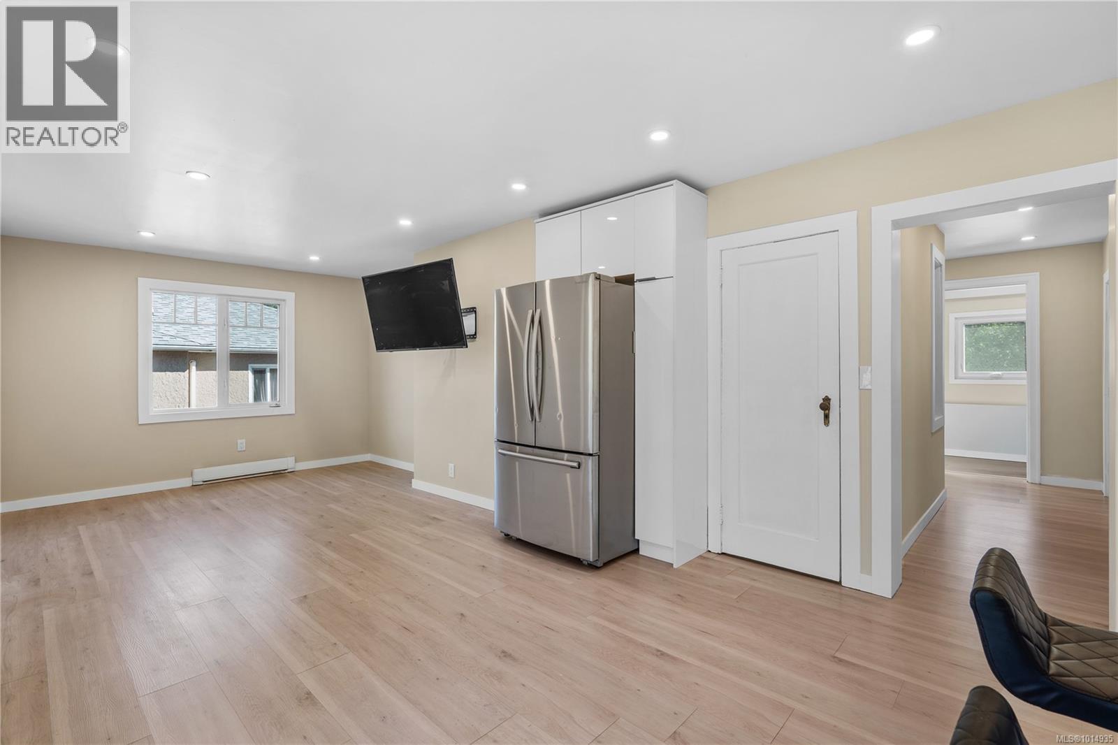 3276 Linwood Ave, Saanich