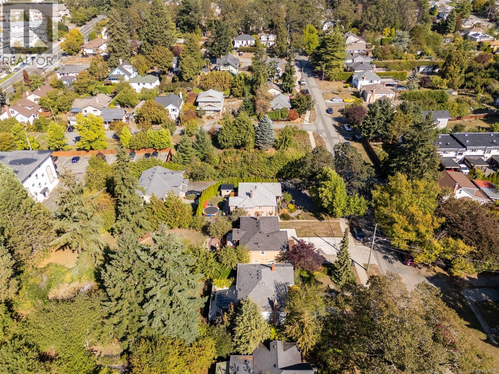 3276 Linwood Ave, Saanich