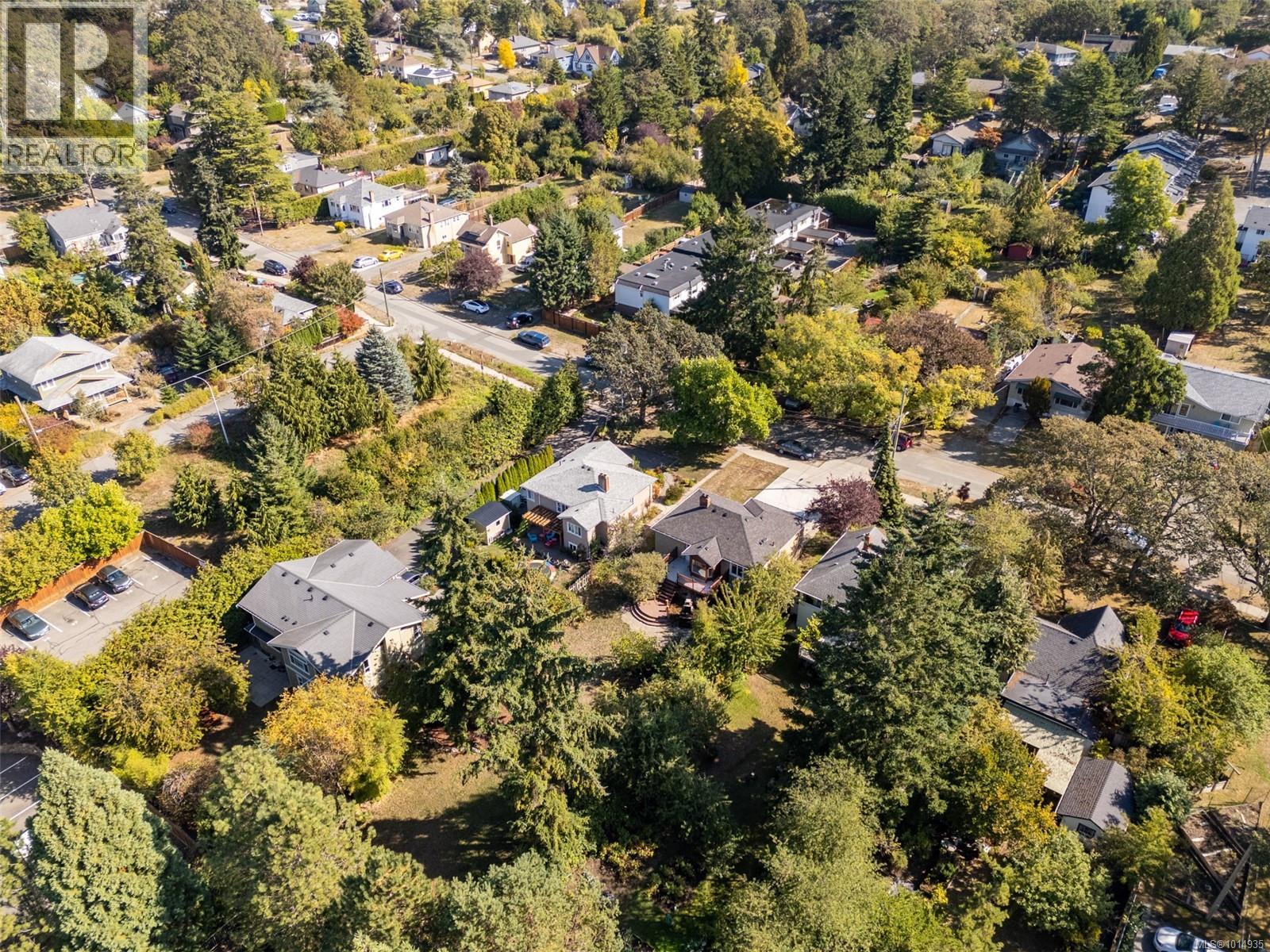 3276 Linwood Ave, Saanich
