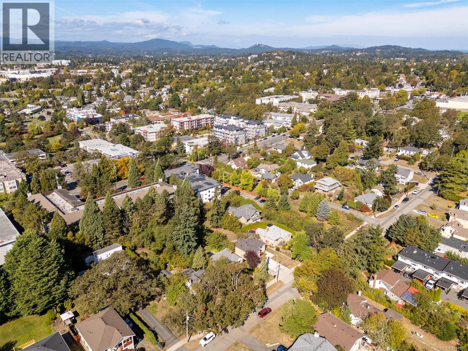 3276 Linwood Ave, Saanich