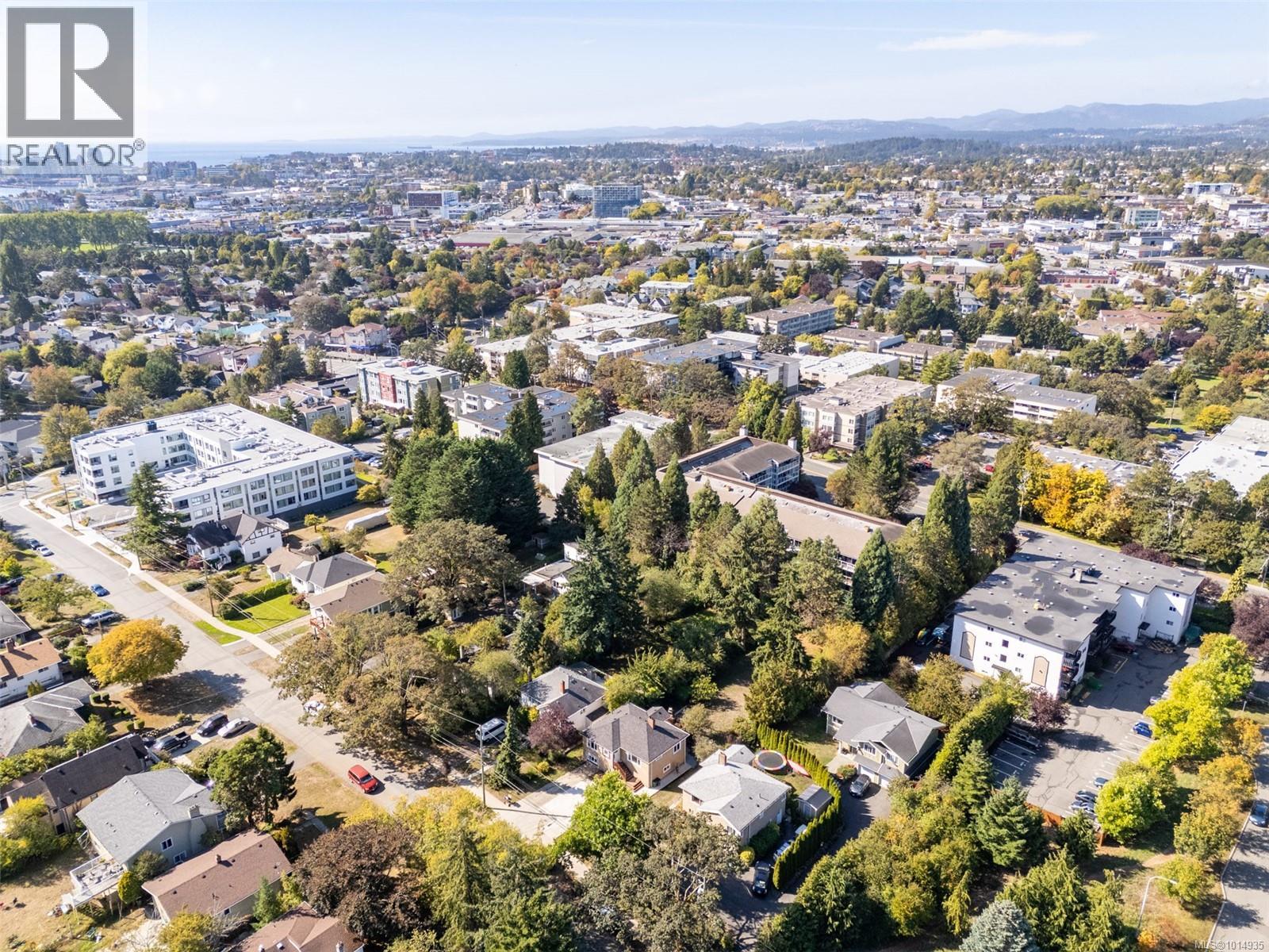 3276 Linwood Ave, Saanich