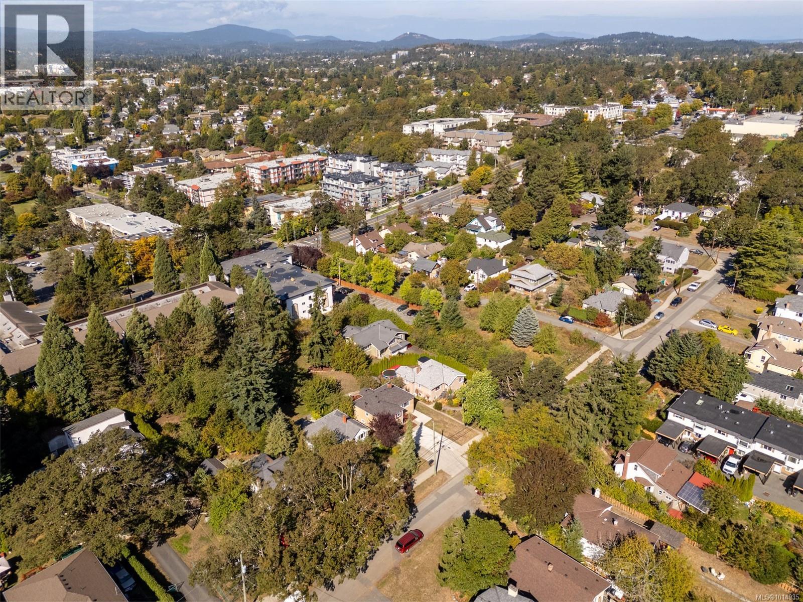 3276 Linwood Ave, Saanich