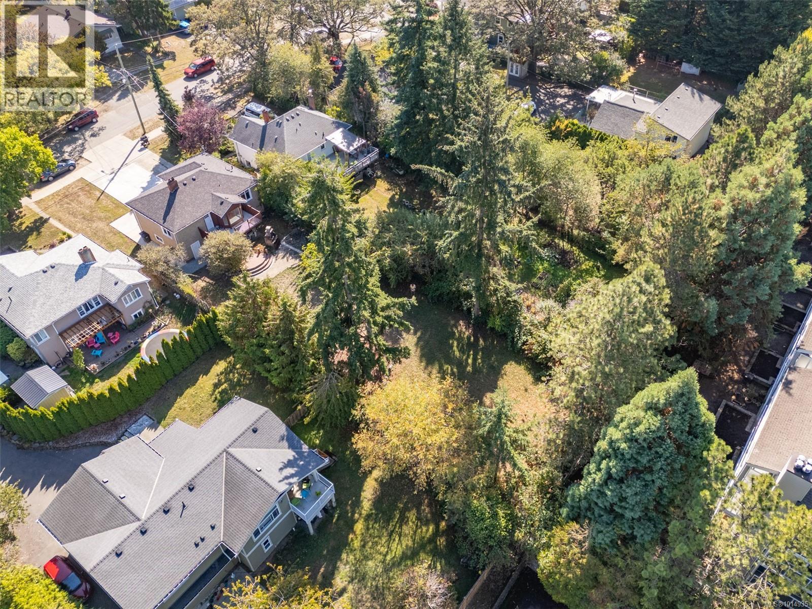 3276 Linwood Ave, Saanich