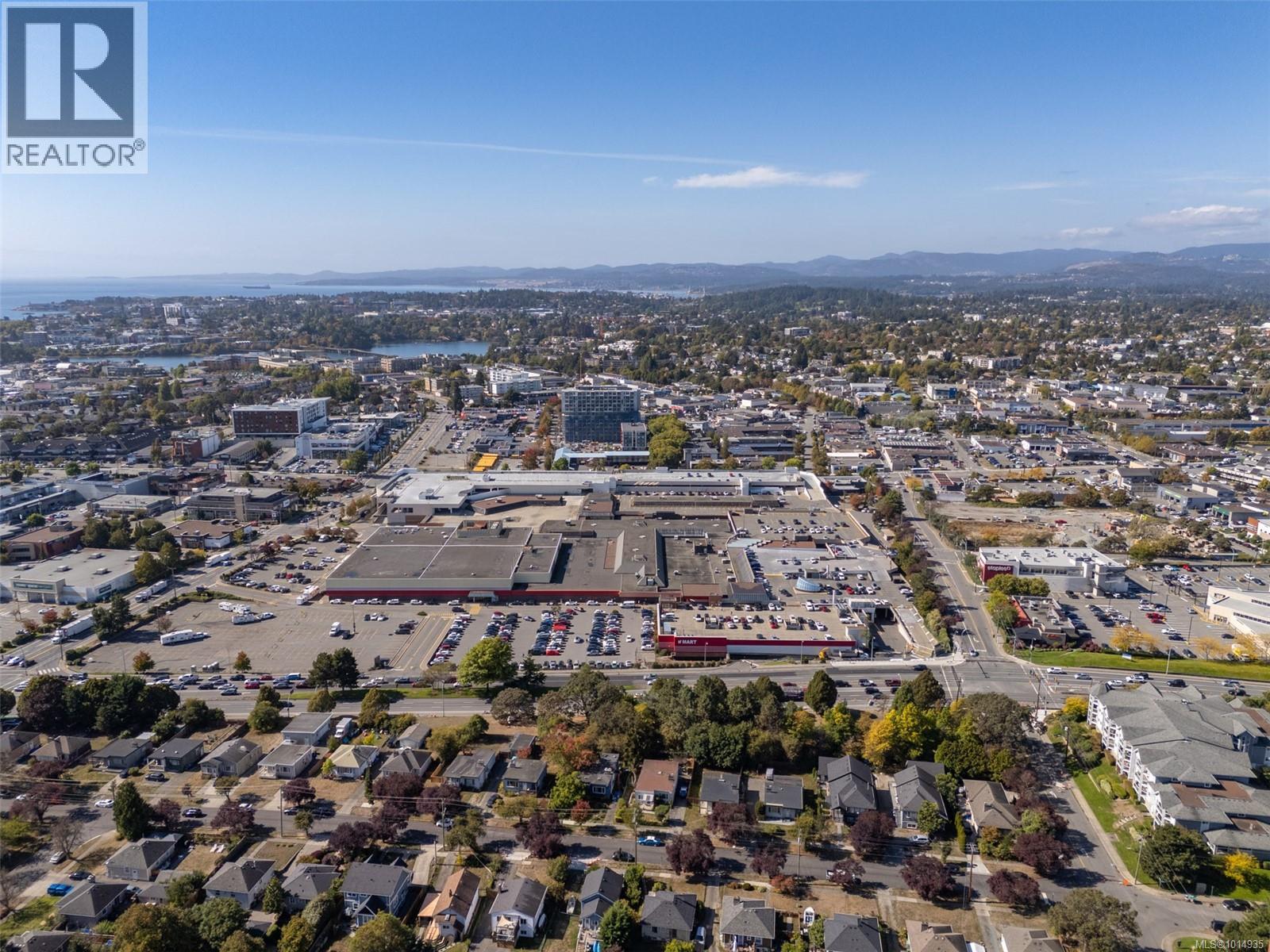 3276 Linwood Ave, Saanich