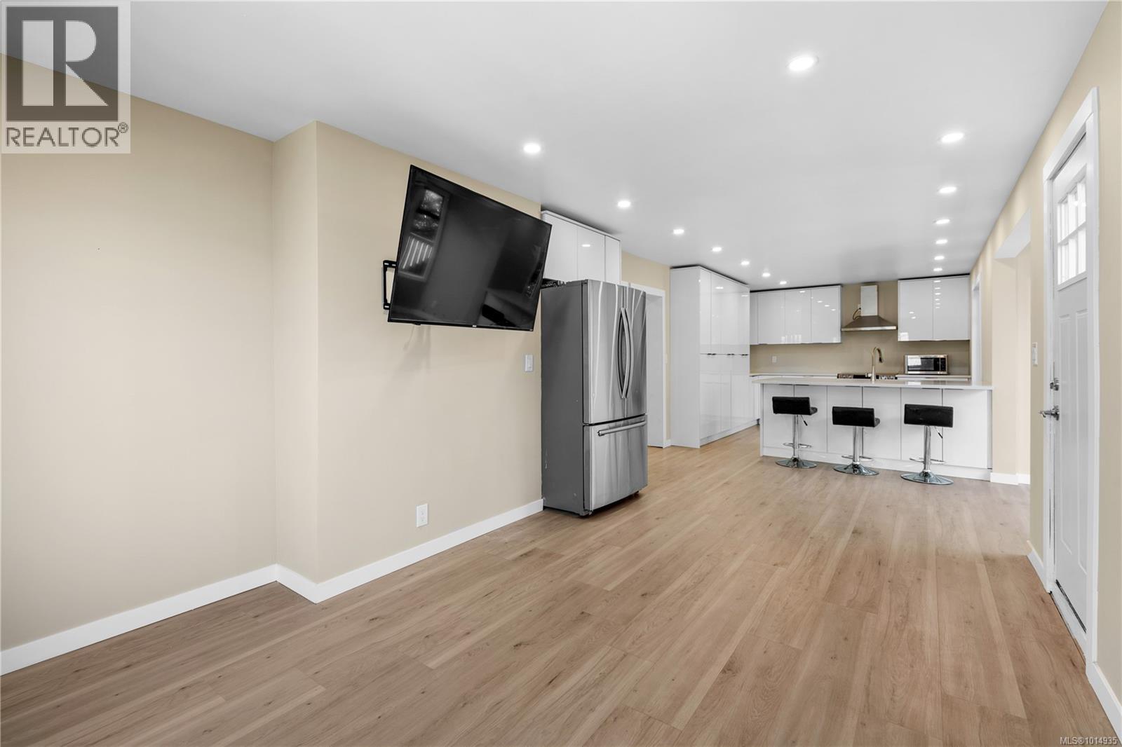 3276 Linwood Ave, Saanich