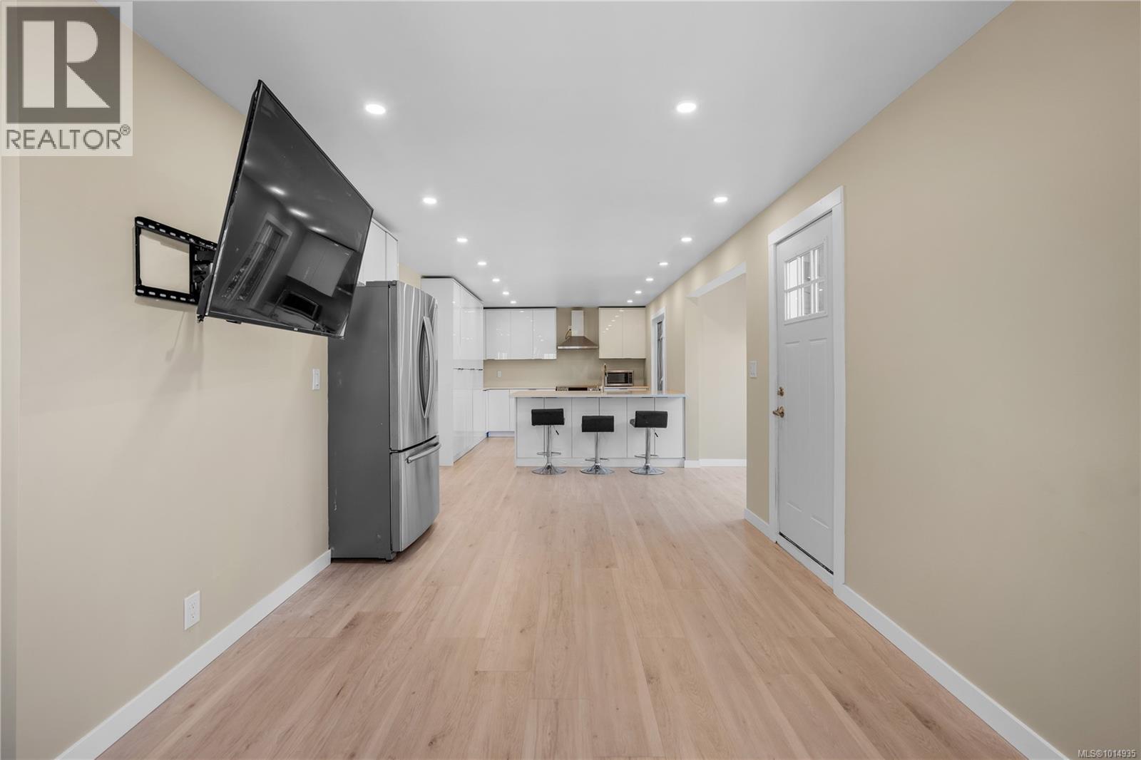 3276 Linwood Ave, Saanich