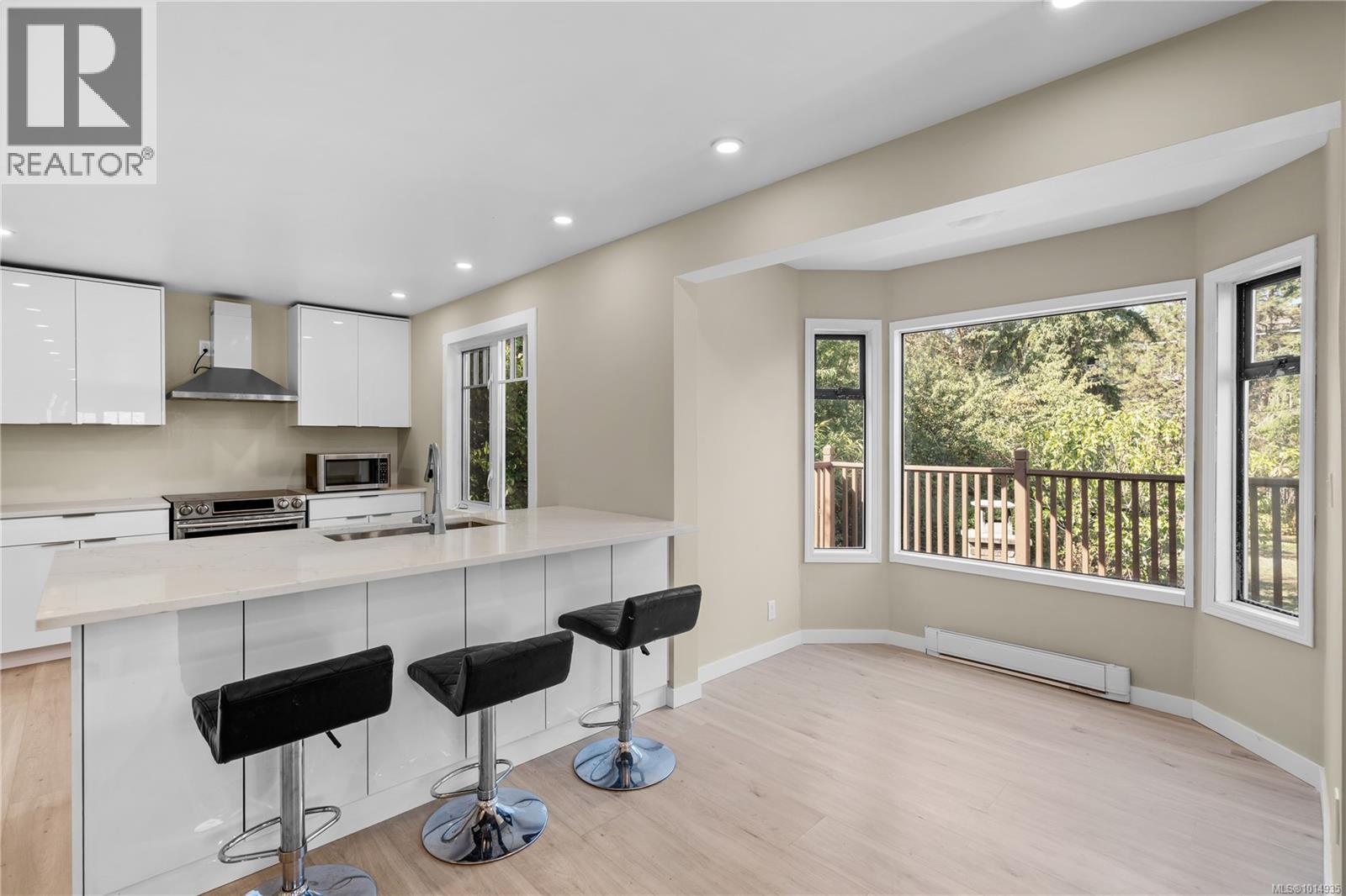 3276 Linwood Ave, Saanich
