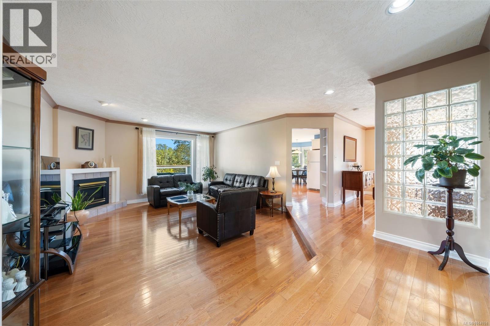 899 Currandale Crt, Saanich