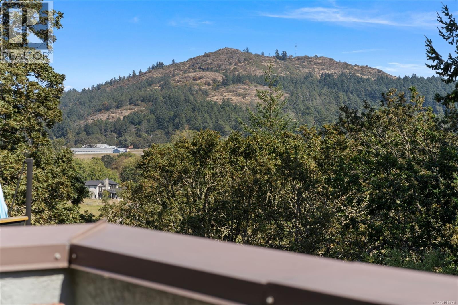 899 Currandale Crt, Saanich