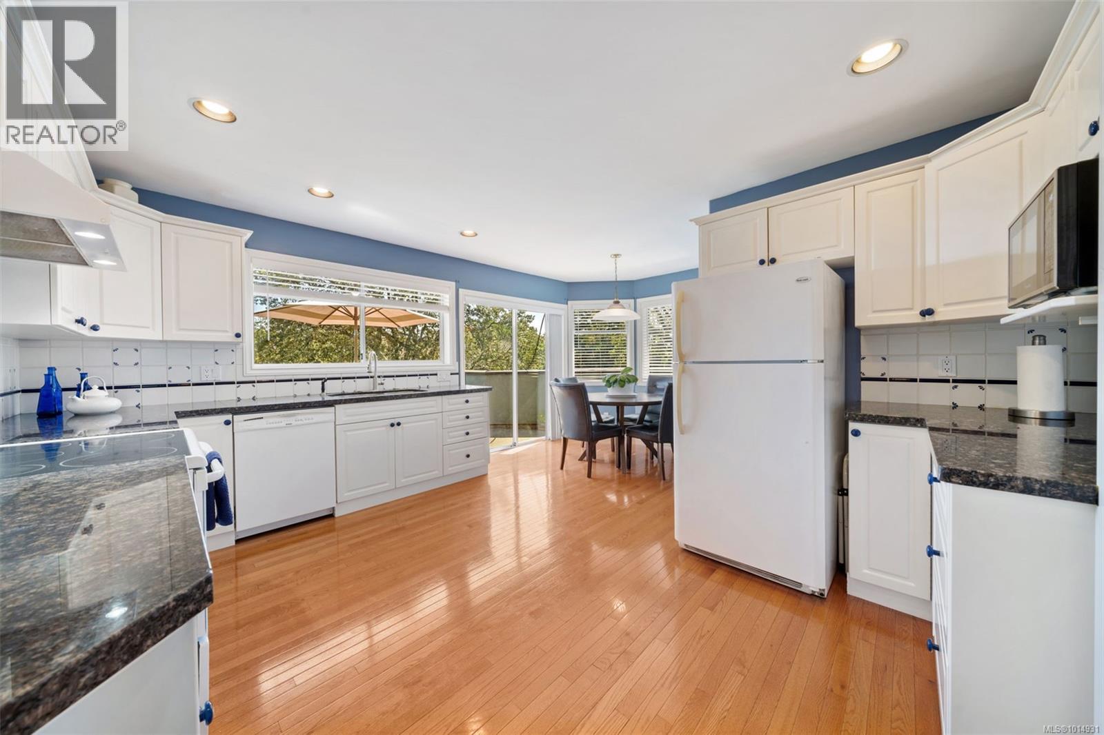 899 Currandale Crt, Saanich