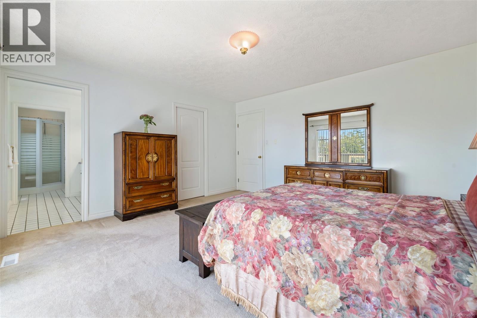 899 Currandale Crt, Saanich