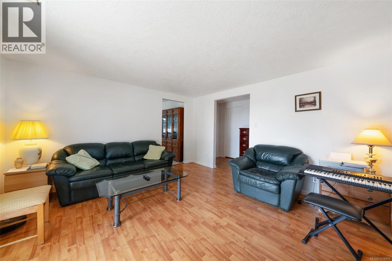 899 Currandale Crt, Saanich