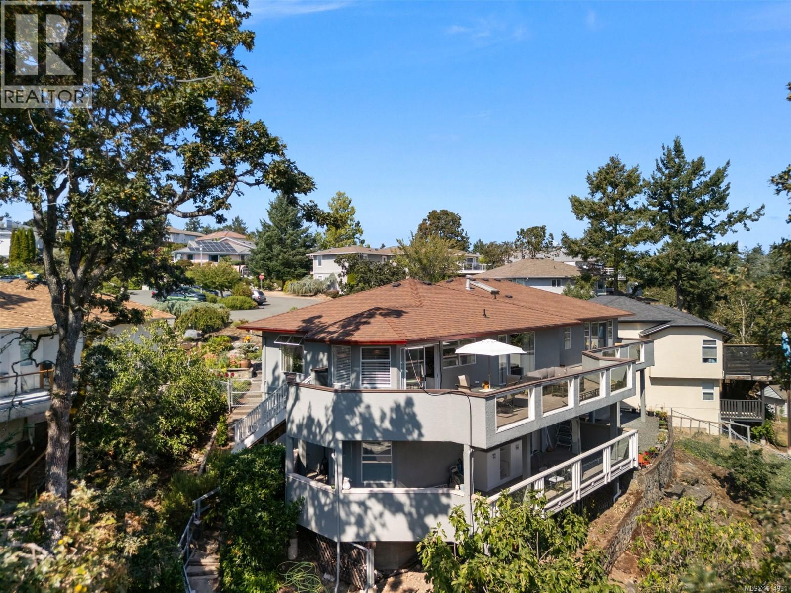 899 Currandale Crt, Saanich