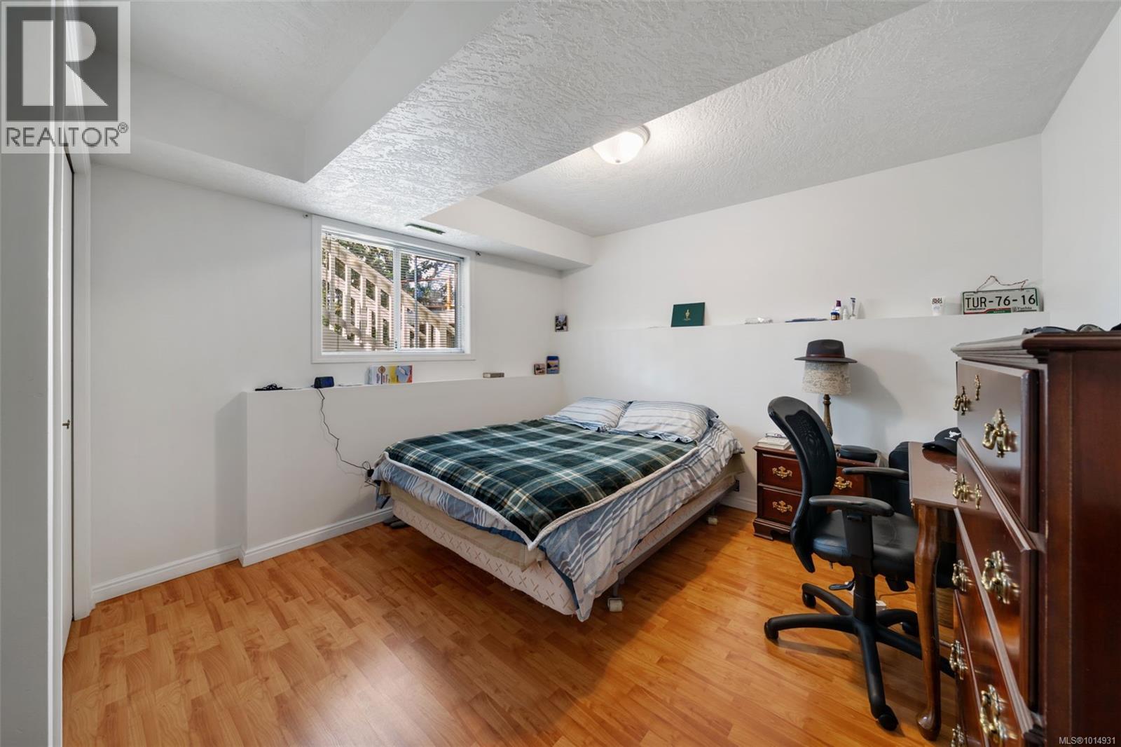 899 Currandale Crt, Saanich