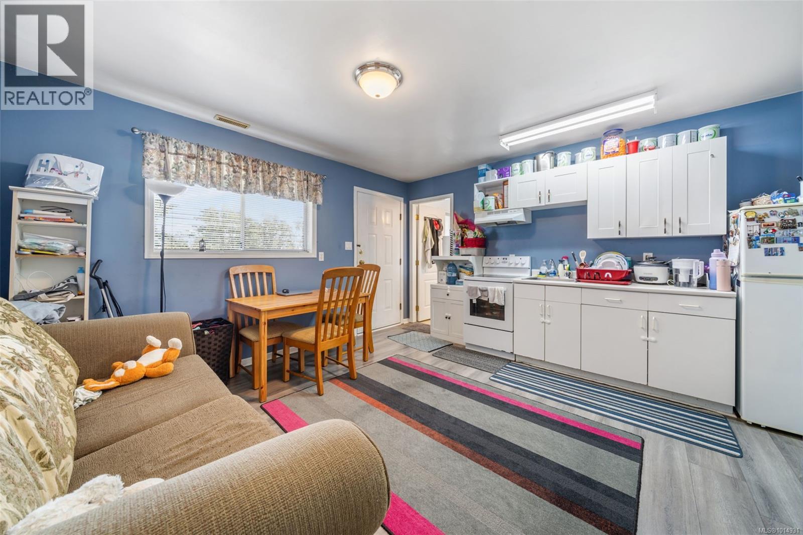 899 Currandale Crt, Saanich