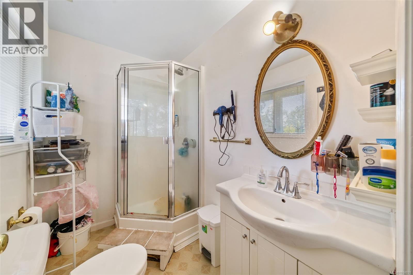 899 Currandale Crt, Saanich