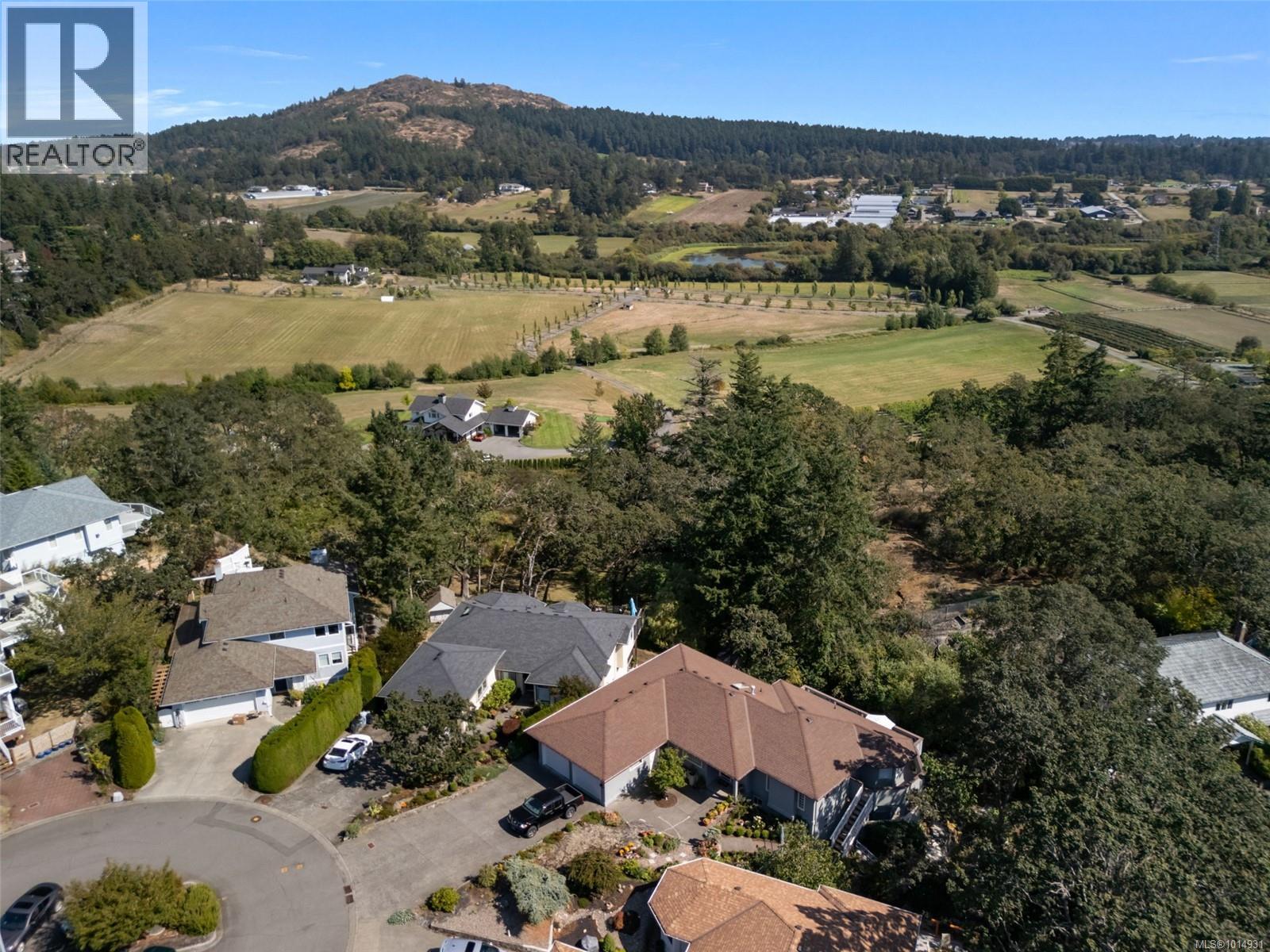 899 Currandale Crt, Saanich