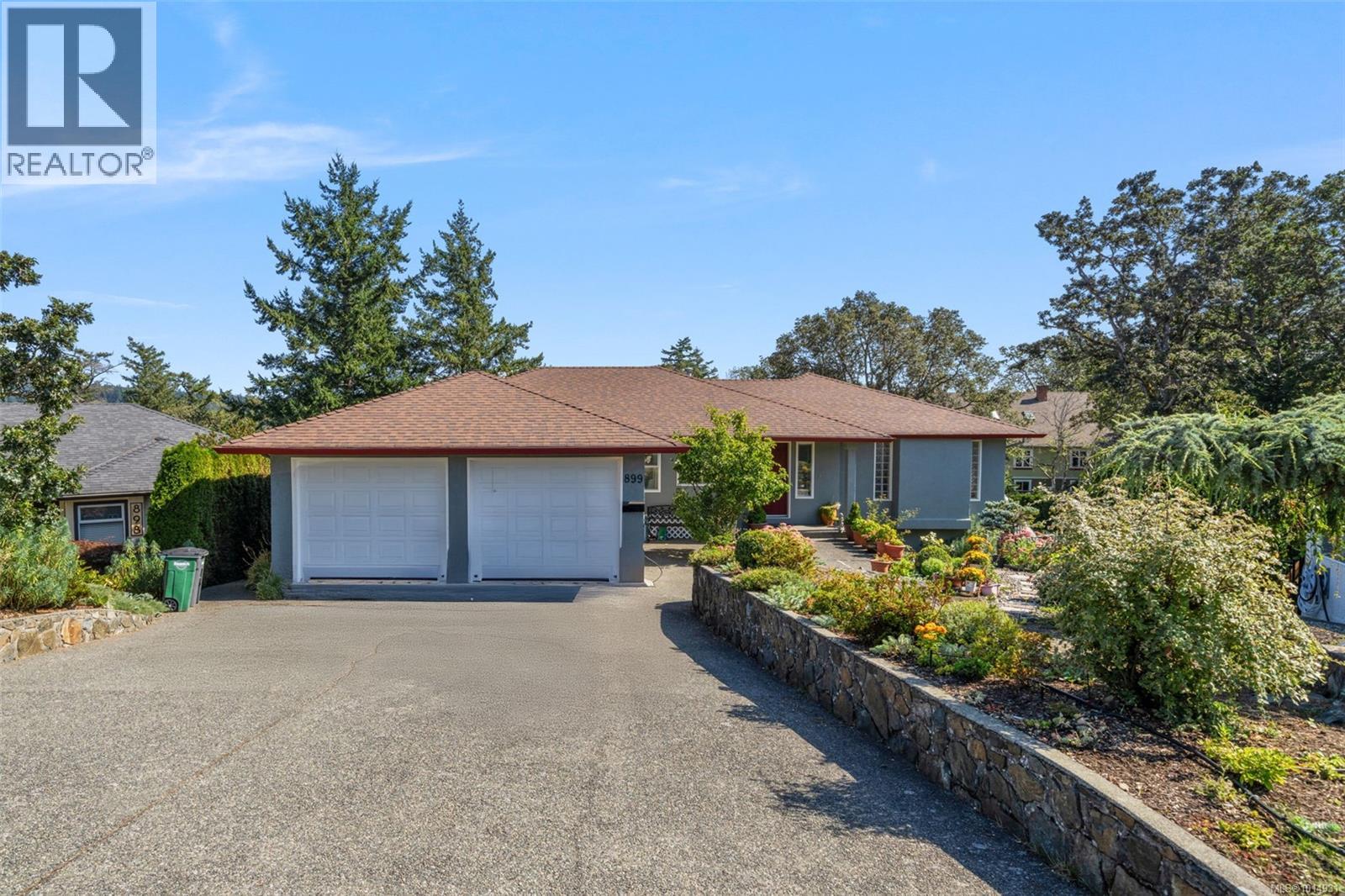 899 Currandale Crt, Saanich