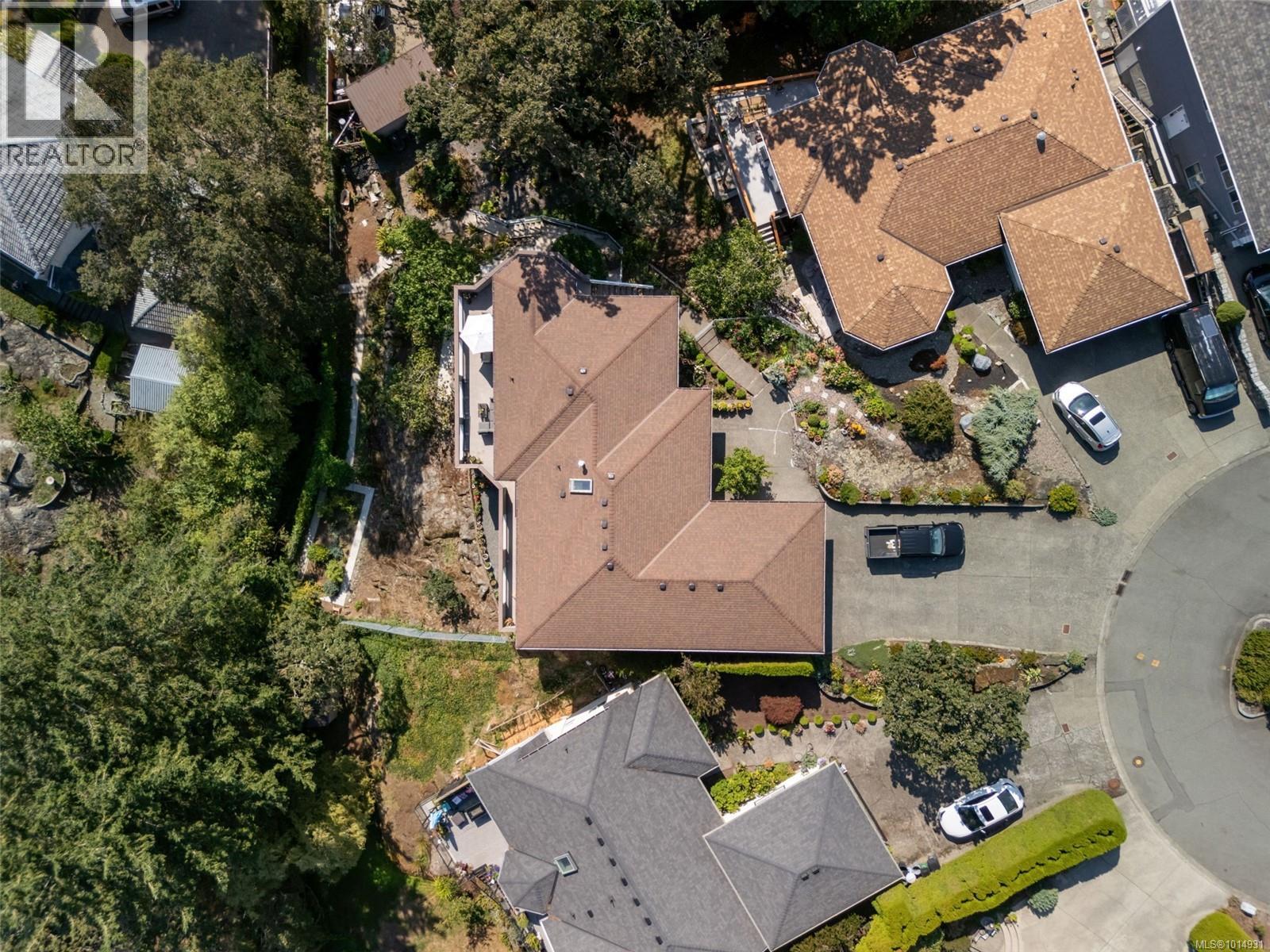 899 Currandale Crt, Saanich