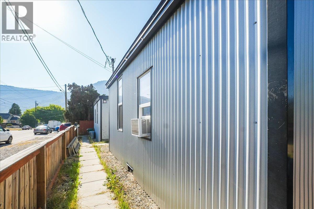 1406 FOURTH Avenue, Trail