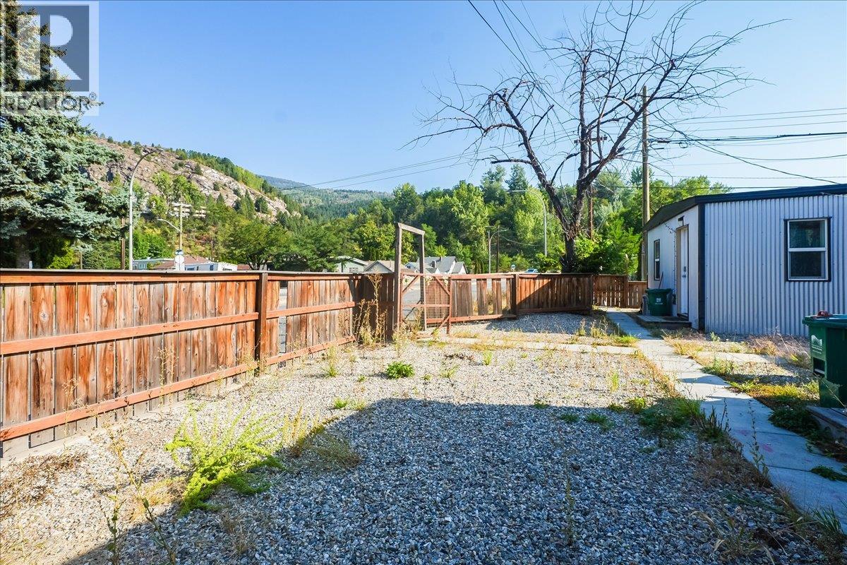 1406 FOURTH Avenue - 3