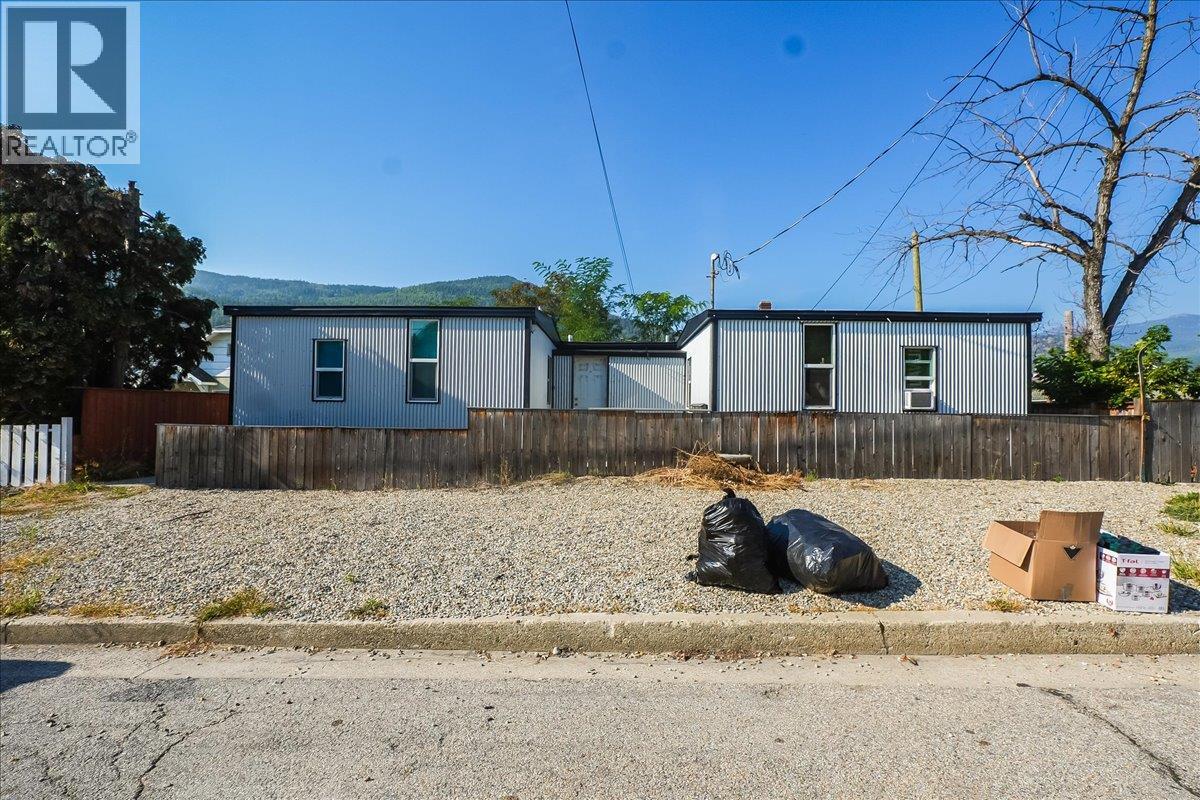 1406 FOURTH Avenue - 5