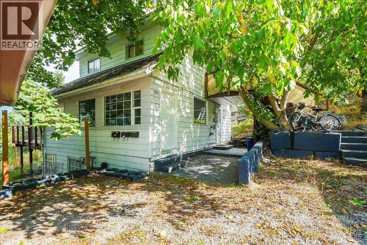 1007 Gordon Street - 1