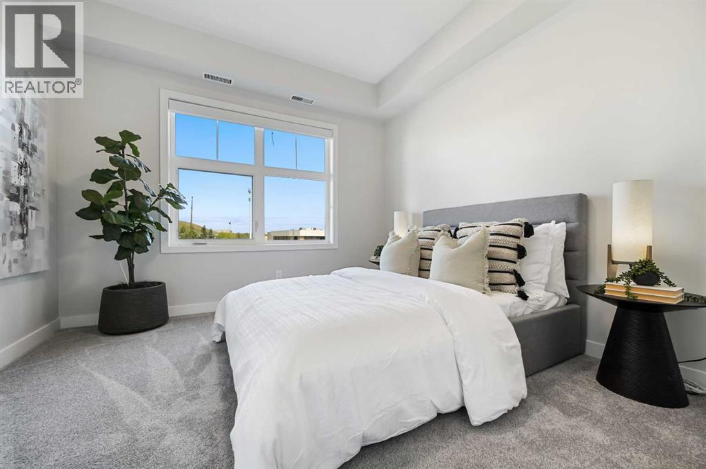 Single Family House for Sale in   Les Jardins Park SE Douglasdale/Glen Calgary 