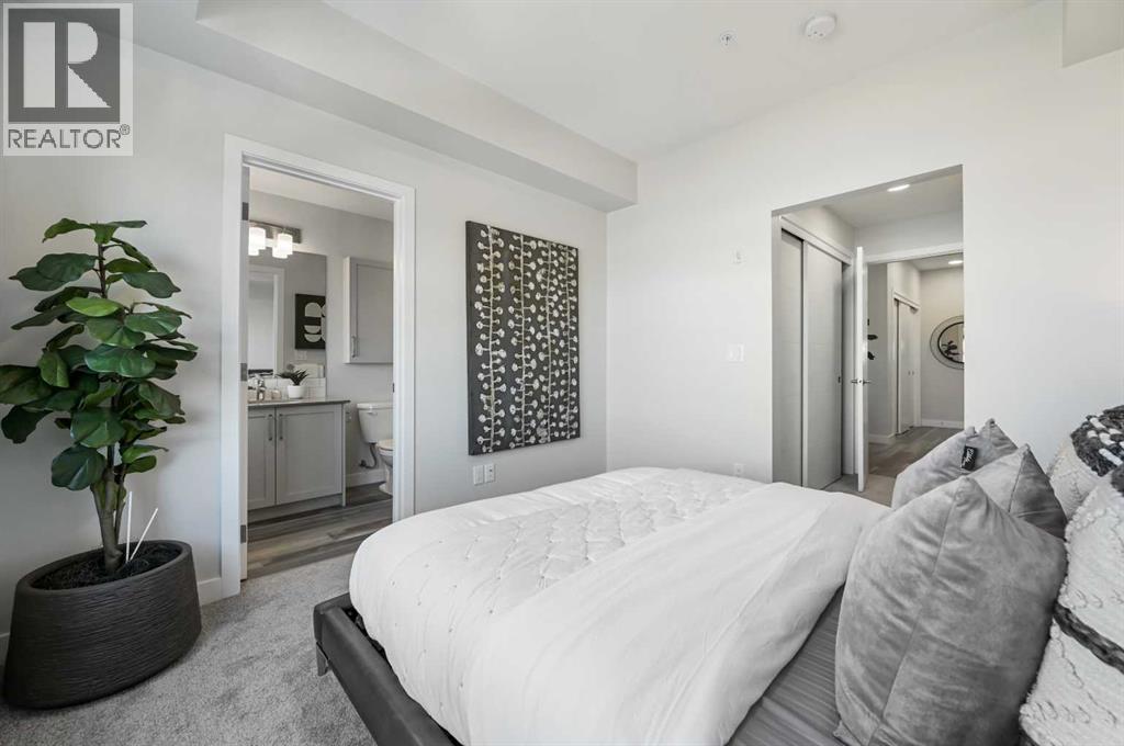 Single Family House for Sale in   Les Jardins Park SE Douglasdale/Glen Calgary 
