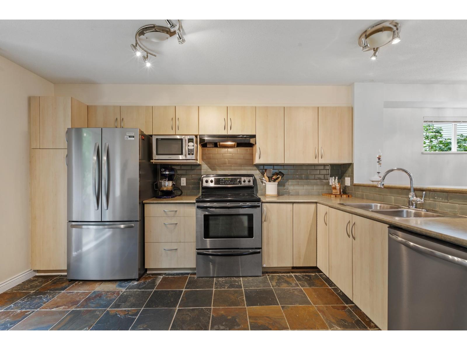 86 6747 203 STREET, Langley