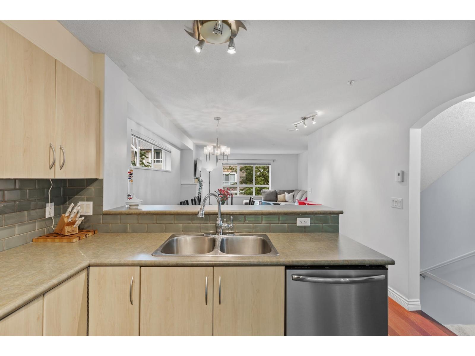 86 6747 203 STREET, Langley