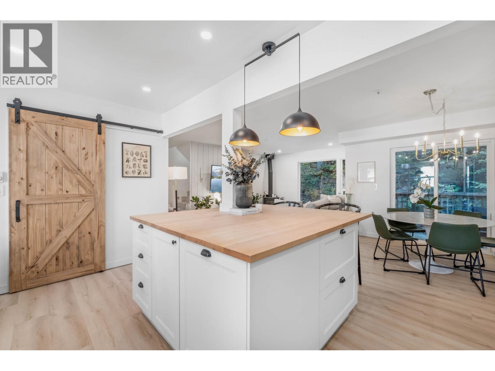 43 1400 PARK STREET, Pemberton