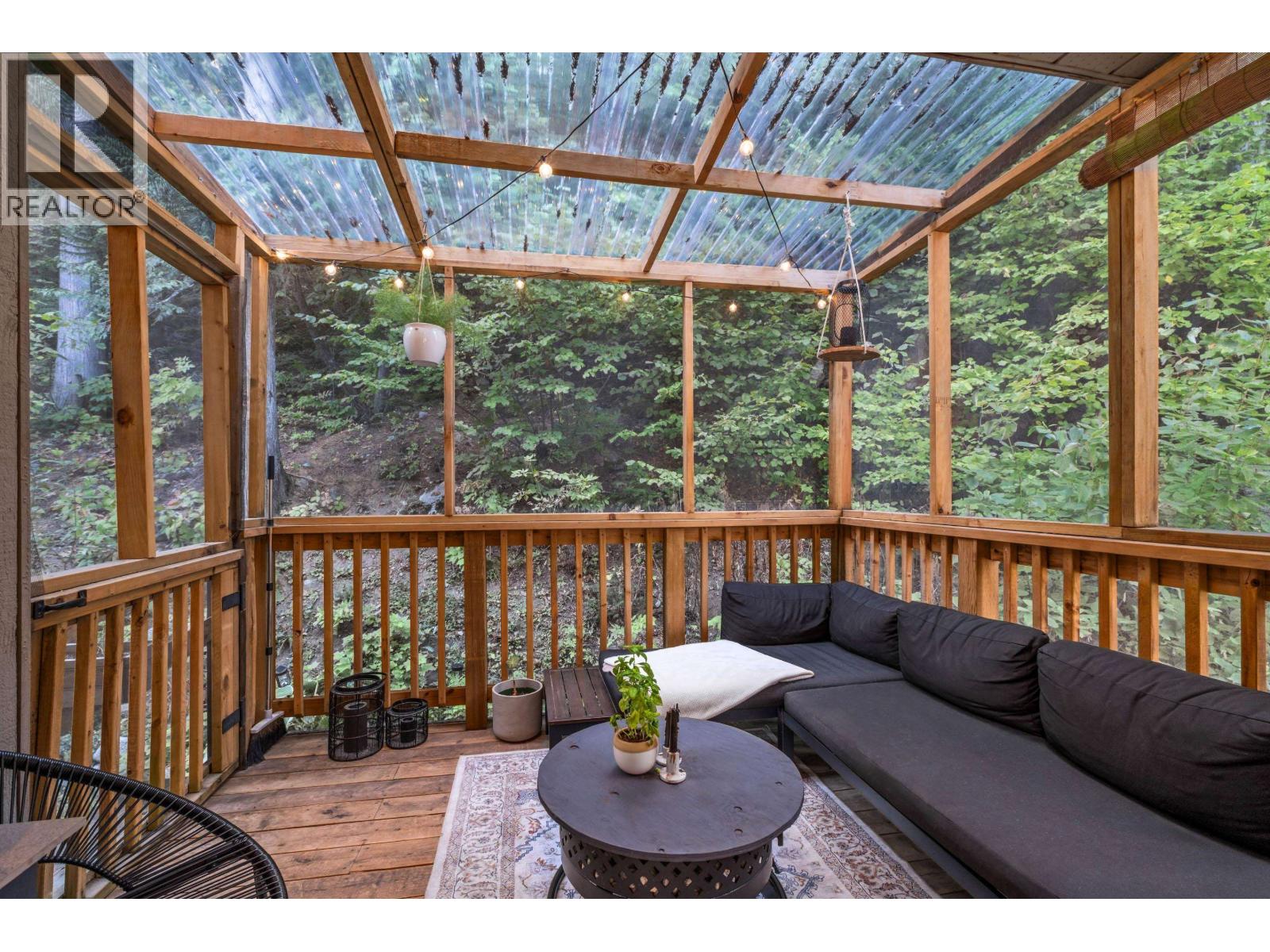 43 1400 PARK STREET, Pemberton