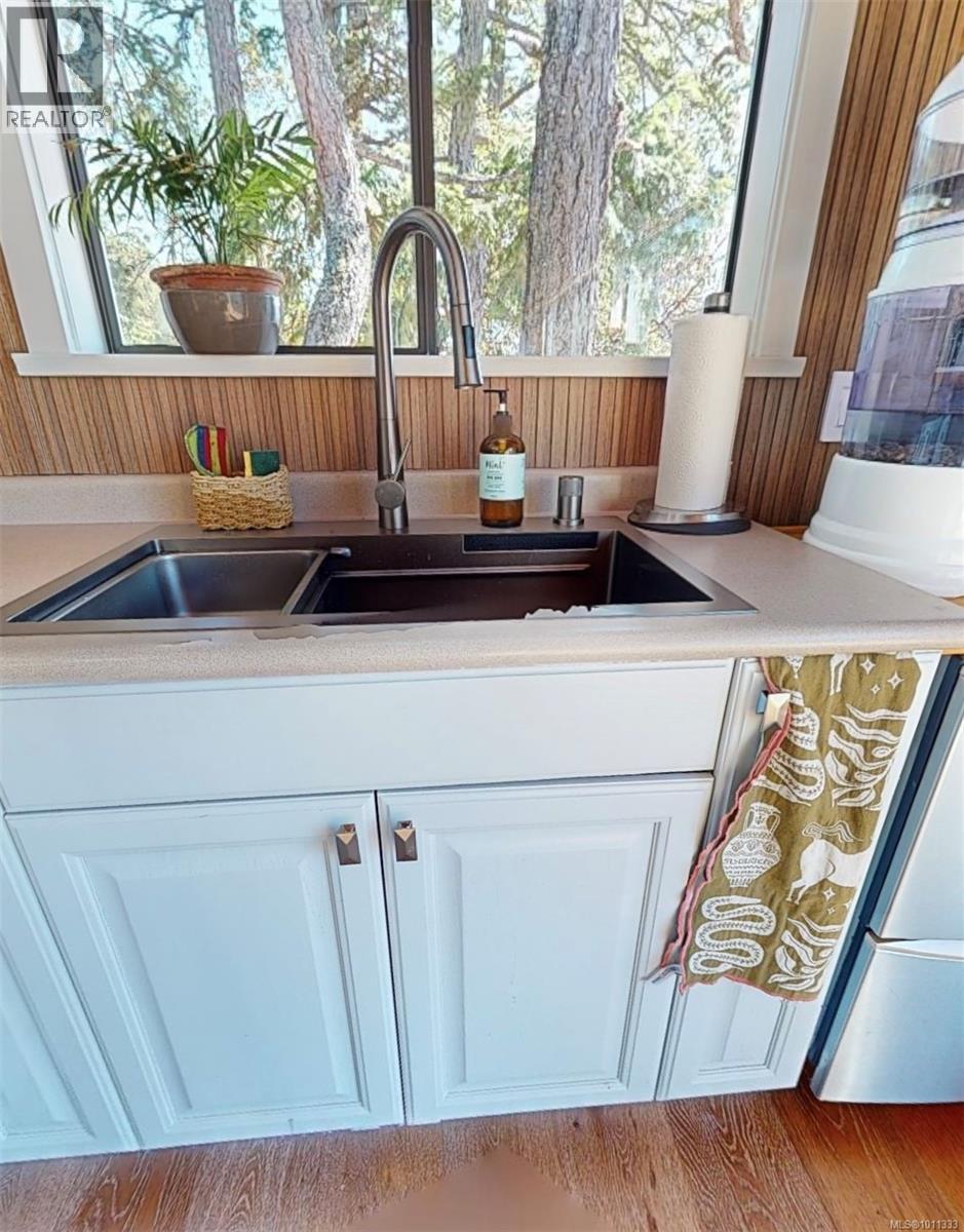 285 Mountain Park Dr, Salt Spring