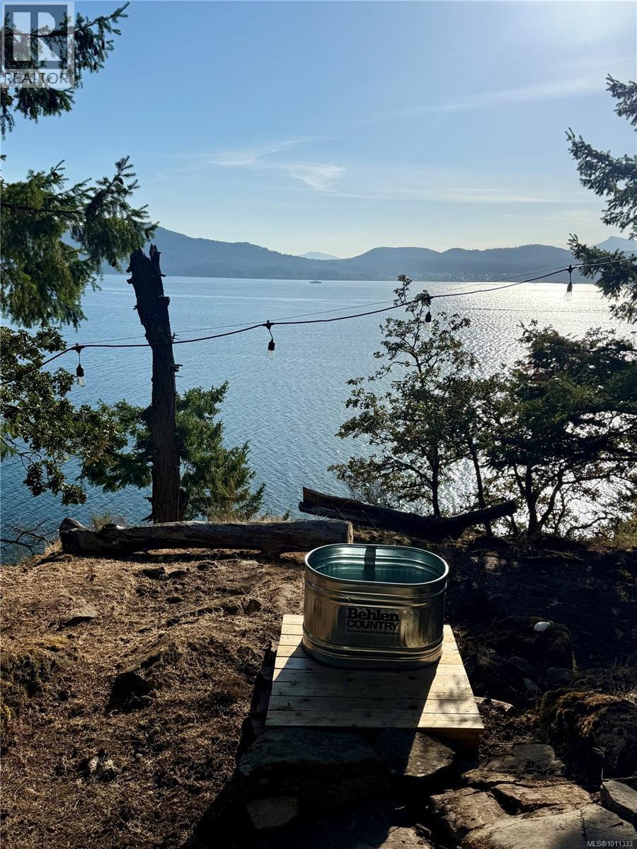 285 Mountain Park Dr, Salt Spring