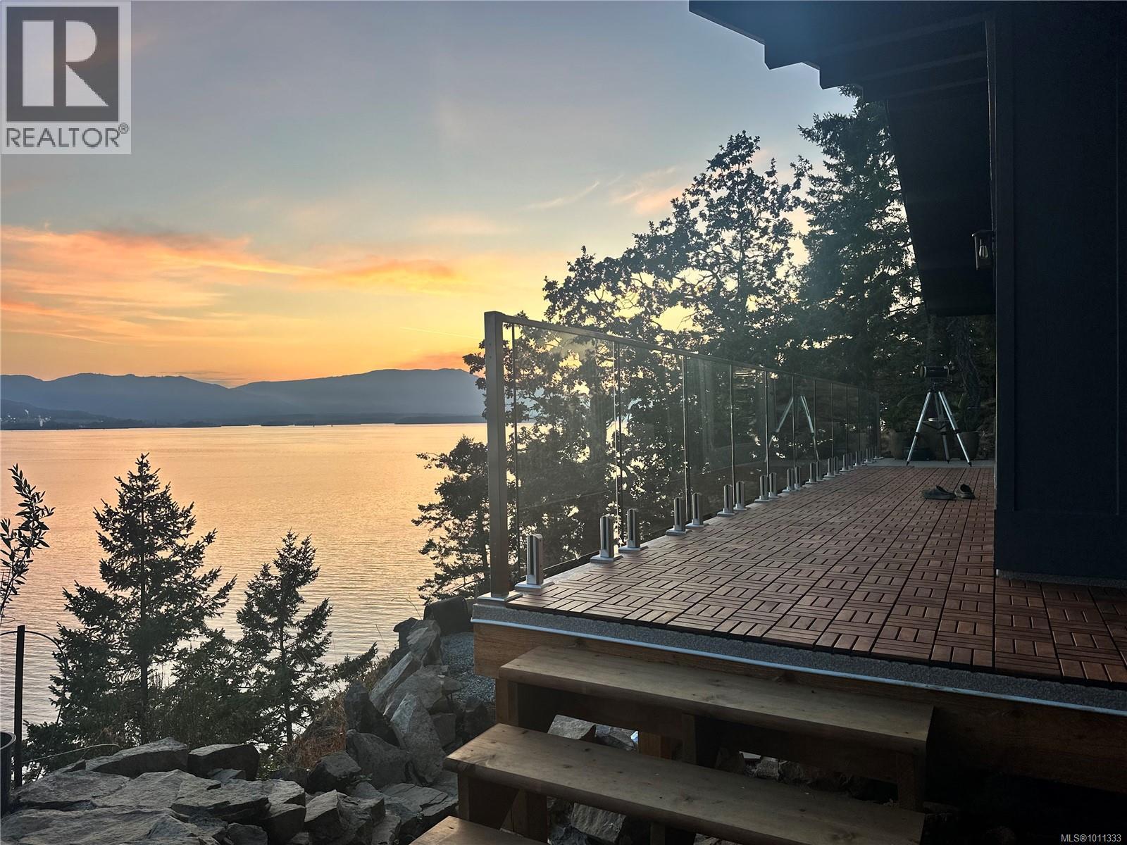 285 Mountain Park Dr, Salt Spring