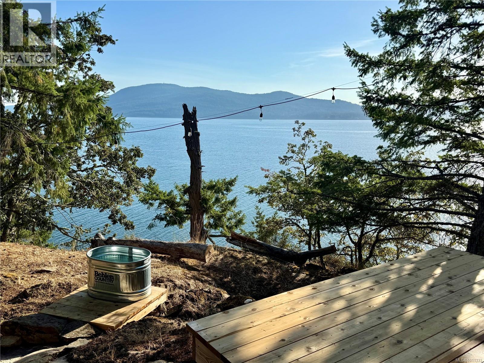 285 Mountain Park Dr, Salt Spring