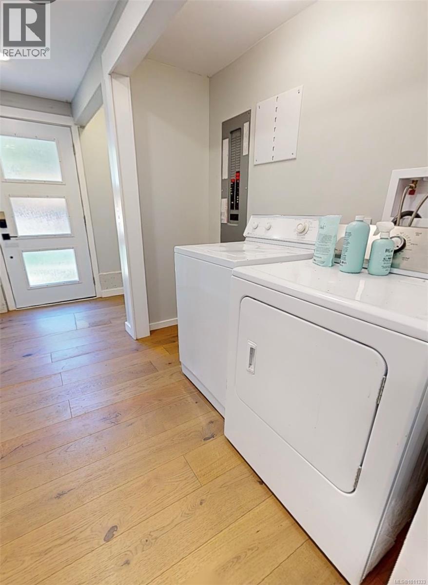 285 Mountain Park Dr, Salt Spring
