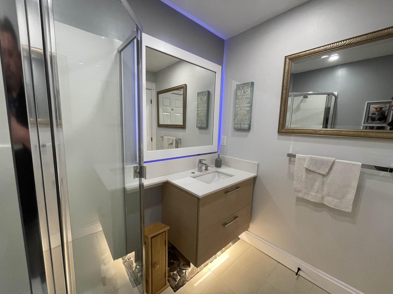 305 170 CEDAR AVENUE, Harrison Hot Springs, Harrison Hot Springs