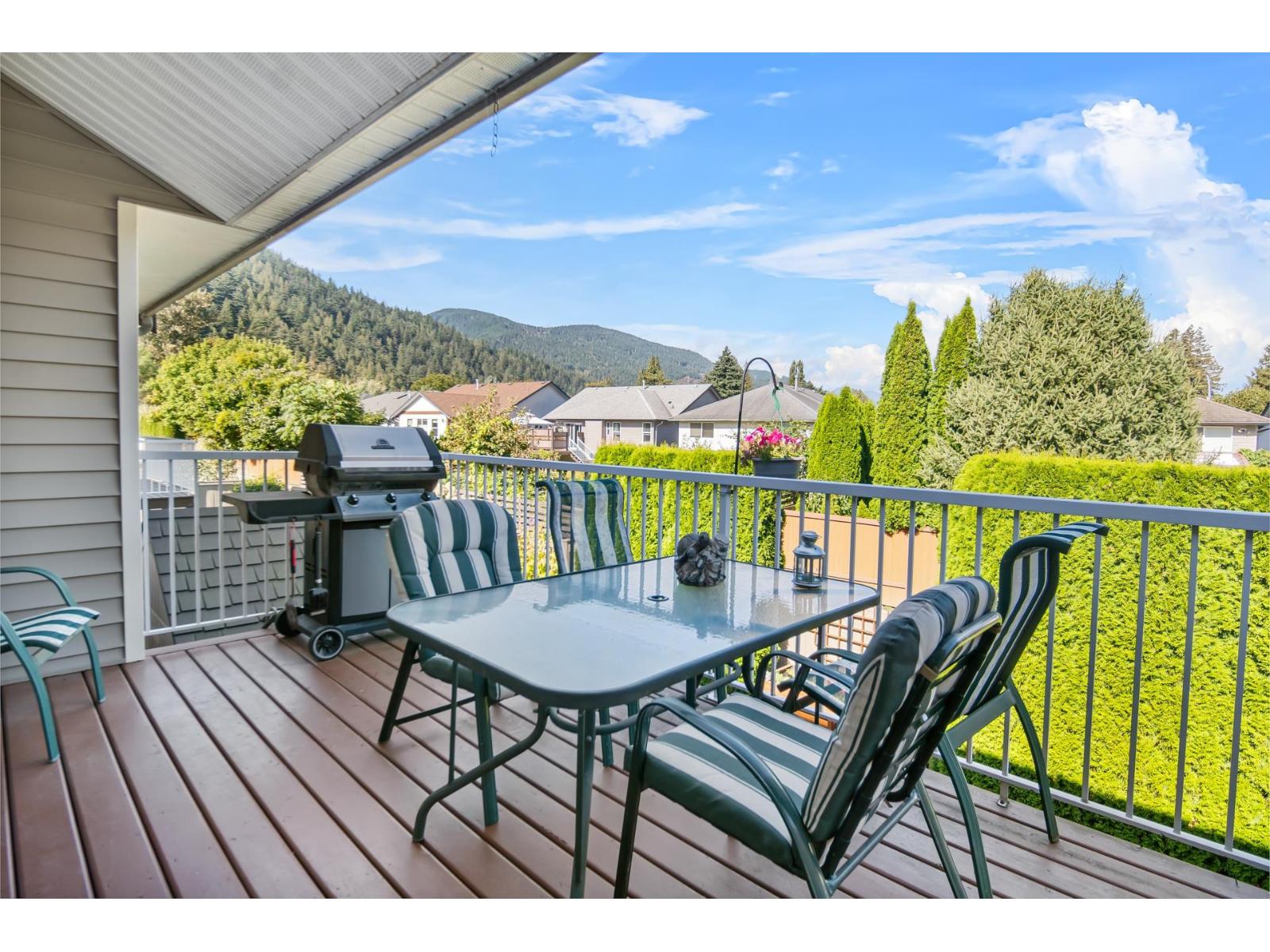 8 349 WALNUT AVENUE, Harrison Hot Springs, Harrison Hot Springs