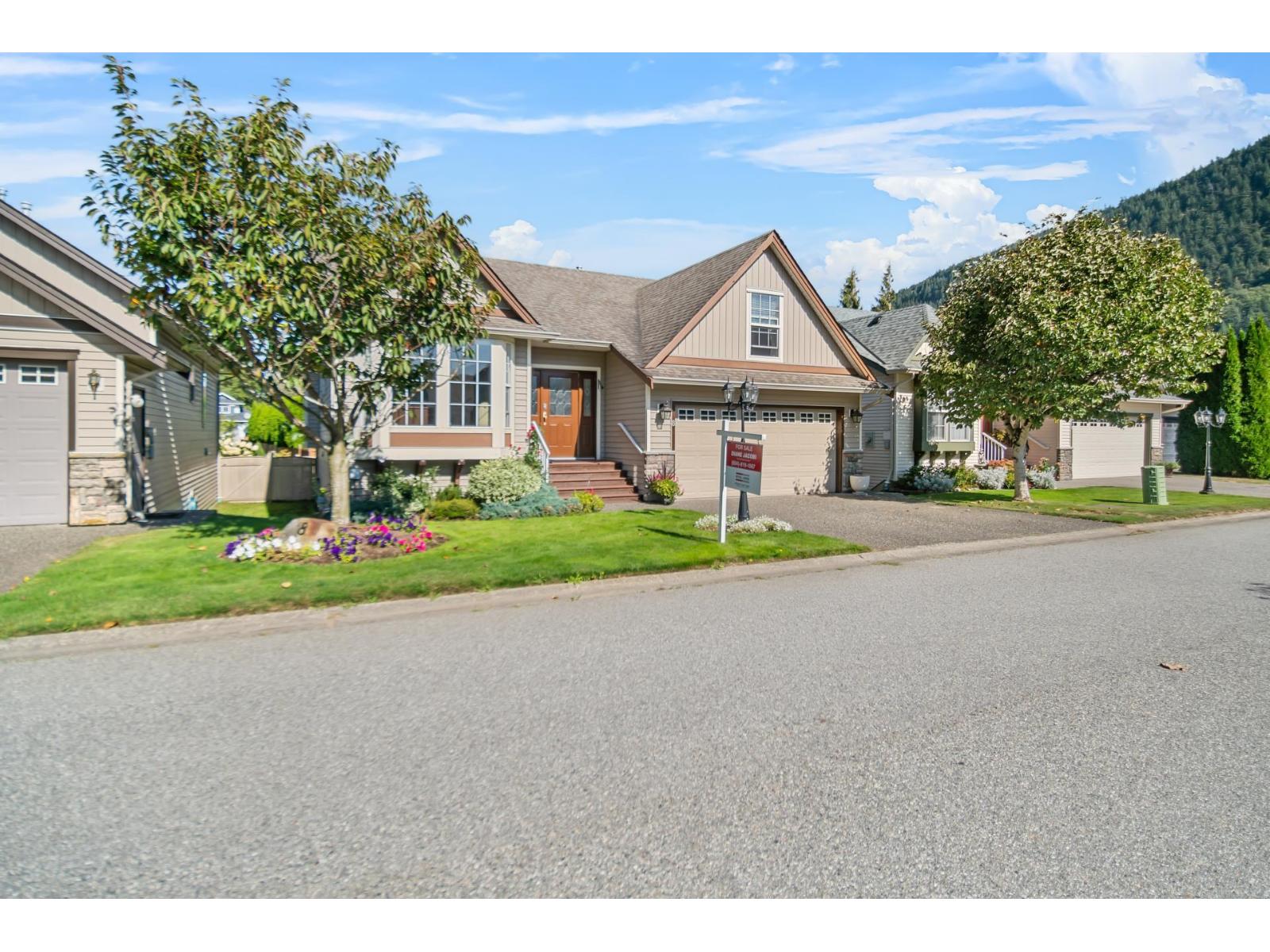 8 349 WALNUT AVENUE, Harrison Hot Springs, Harrison Hot Springs