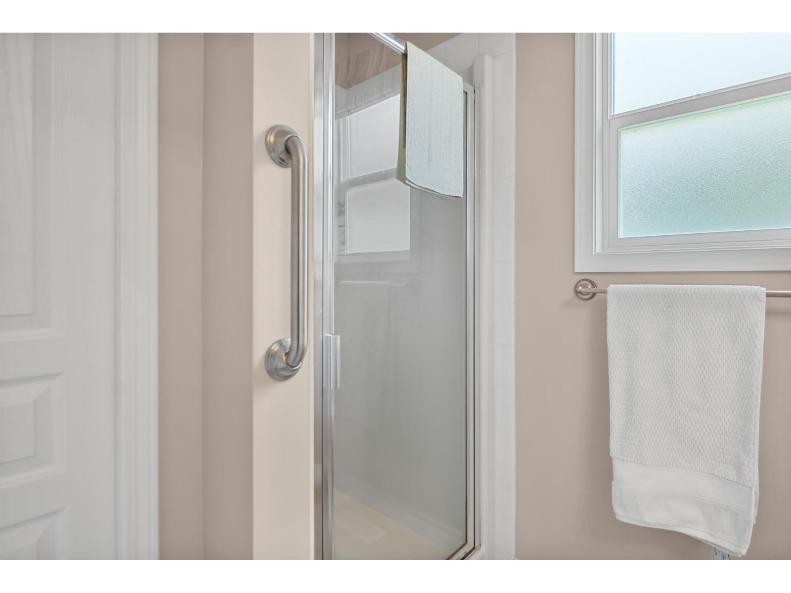 8 349 WALNUT AVENUE, Harrison Hot Springs, Harrison Hot Springs