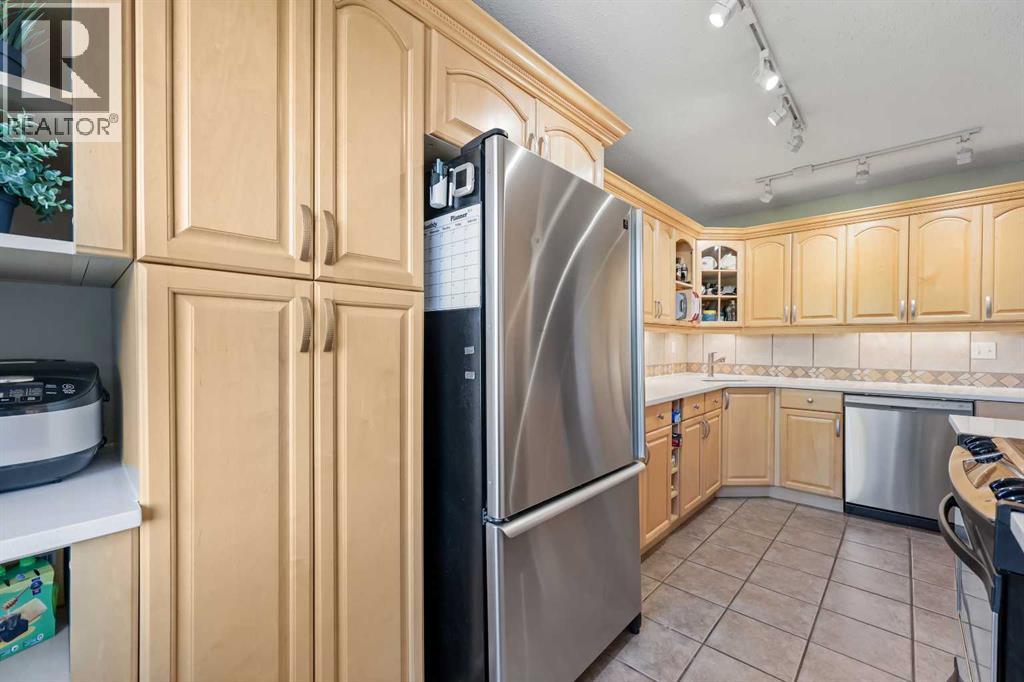 Single Family House 5 Level for Sale in   Dalhousie Drive NW Dalhousie Calgary 